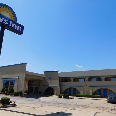 Days Inn By Wyndham Oklahoma City Nw Expressway Warr Acres Exterior foto